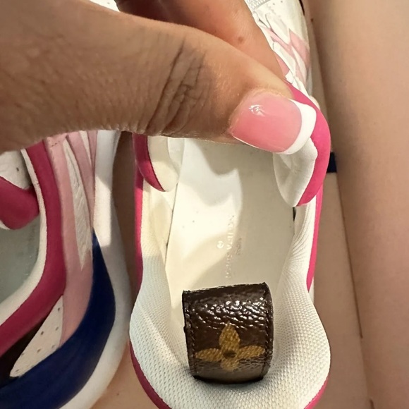 Louis Vuitton Archlight Sneakers!!! Size 9.5 😍😍😍 - Picture 2 of 7